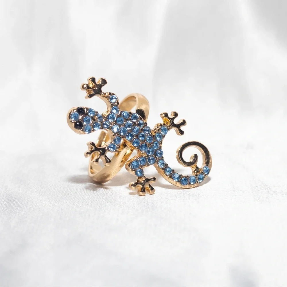 ✨Modcloth Leia Blue Rhinestone Lizard Ring